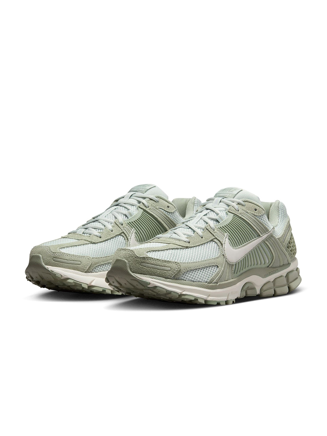 Nike Men Zoom Vomero 5 Sneakers