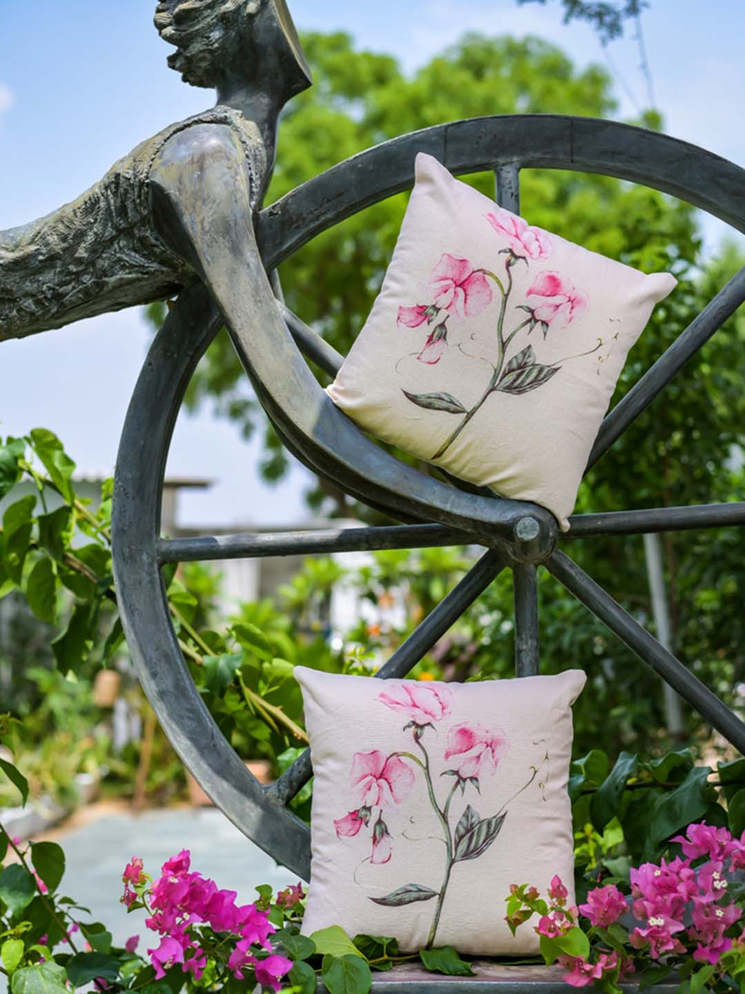 ABSTRACT INDIA Tulip Cream Floral Cotton Breathable 2 Piece Square Cushion Covers -16x16In