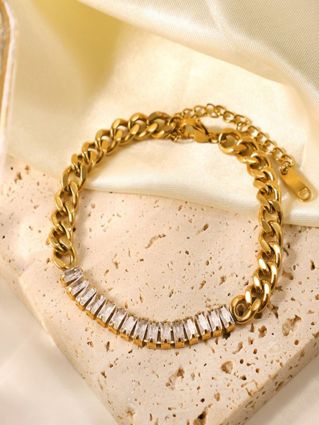 AQUASTREET Unisex Zircon 18K Gold-Plated Waterproof Curb Chain Bracelet