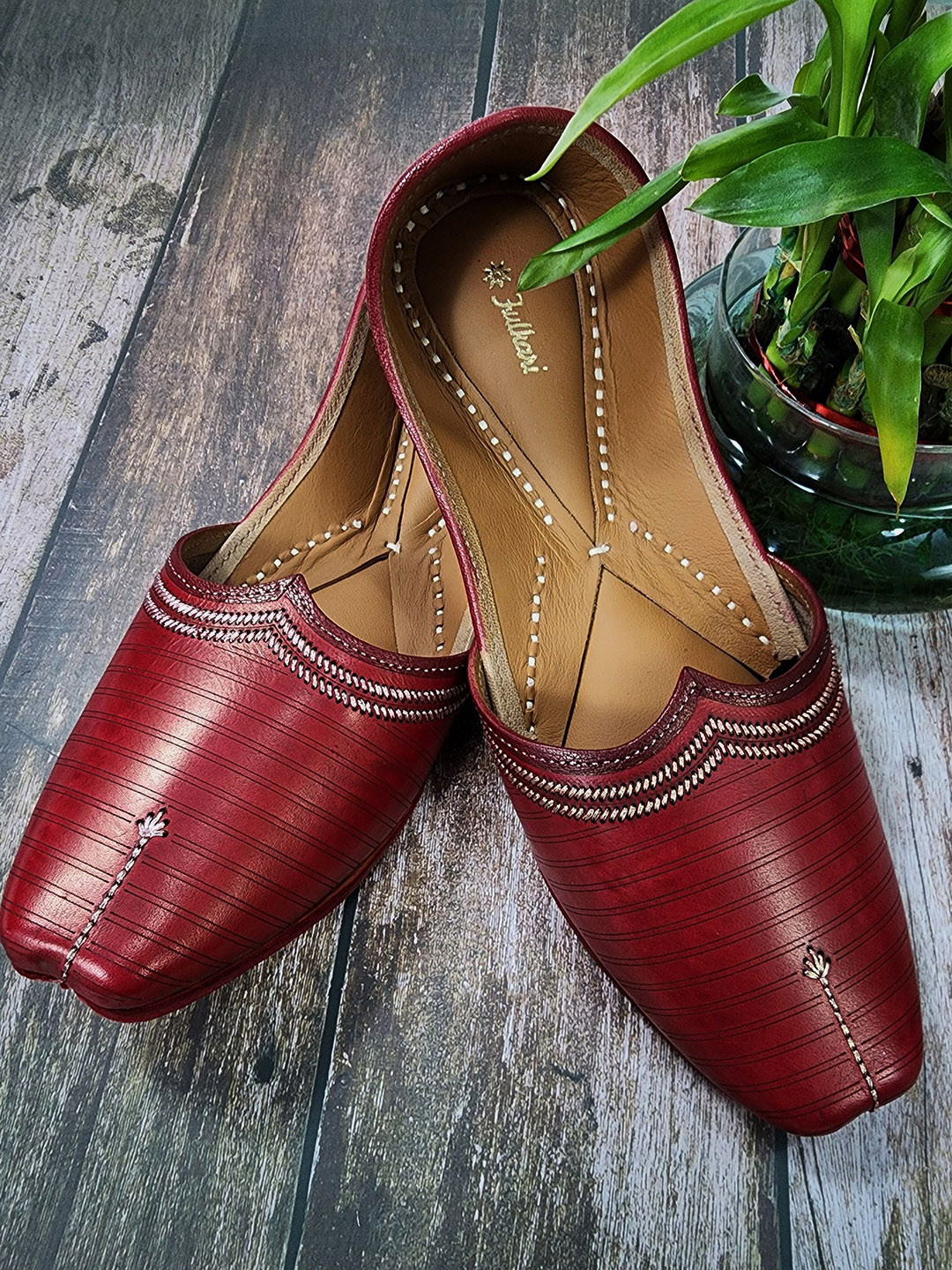 Fulkari Men Leather Ethnic Mojaris