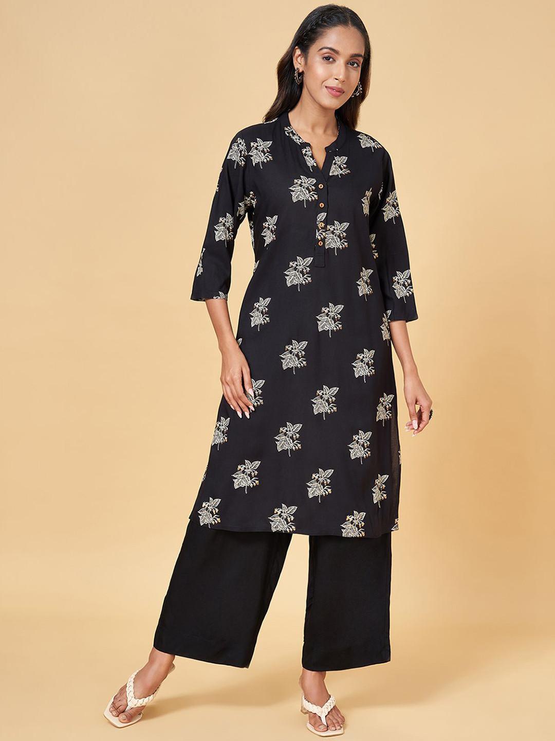 RANGMANCH BY PANTALOONS Floral Printed Mandarin Collar Straight Kurta
