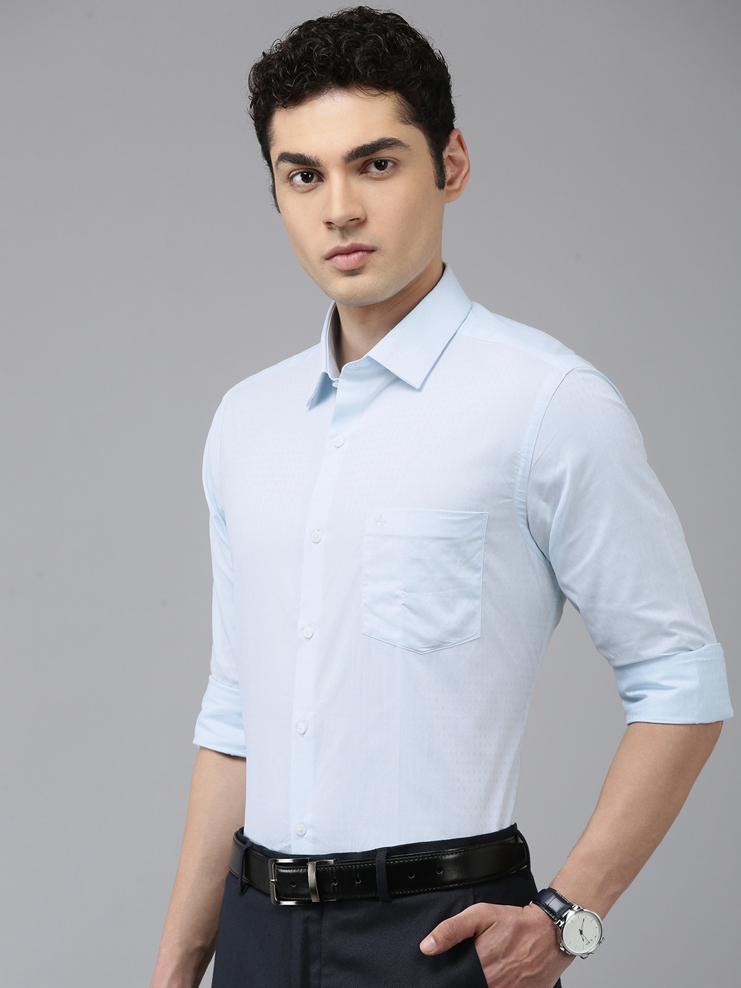 Arrow Pure Cotton Textured Manhattan Slim Fit Opaque Formal Shirt