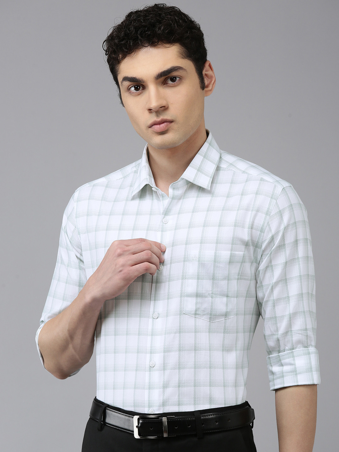 Arrow Pure Cotton Manhattan Slim Fit Opaque Checked Formal Shirt