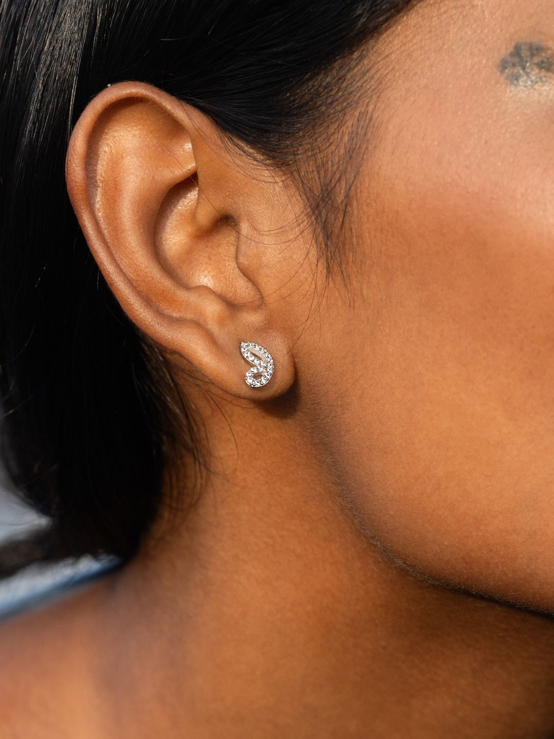 SHAYA Rhodium-Plated Contemporary Cubic Zirconia Studded Earrings