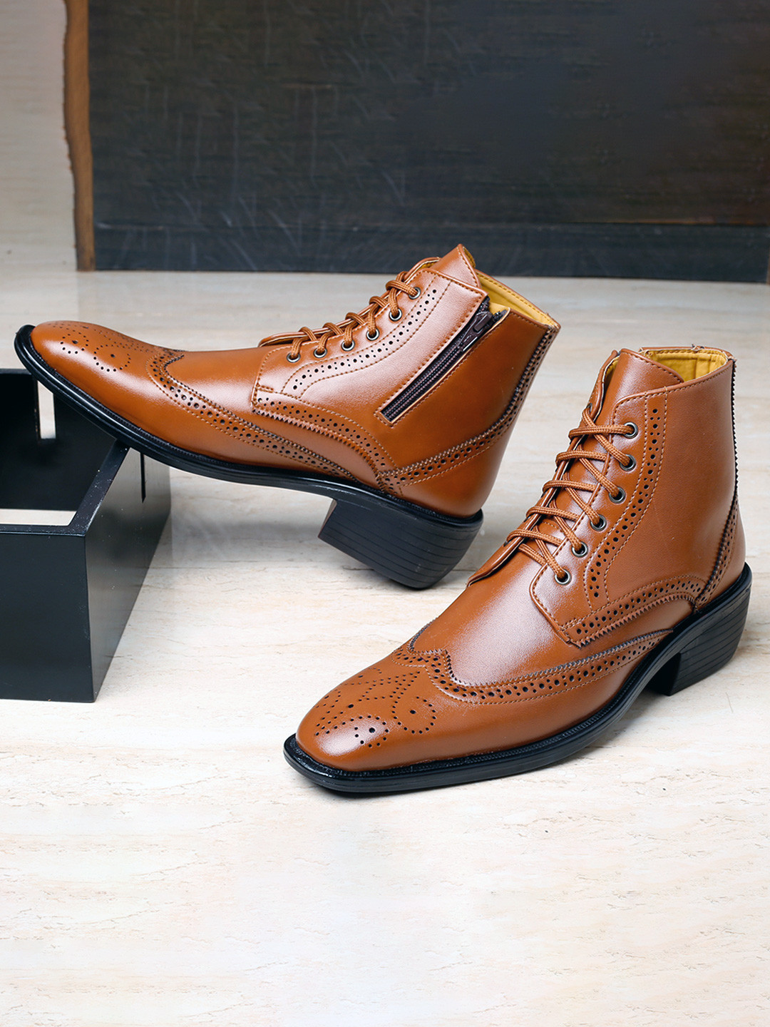 Bxxy Men Textured Block-Heeled Brogue Boots