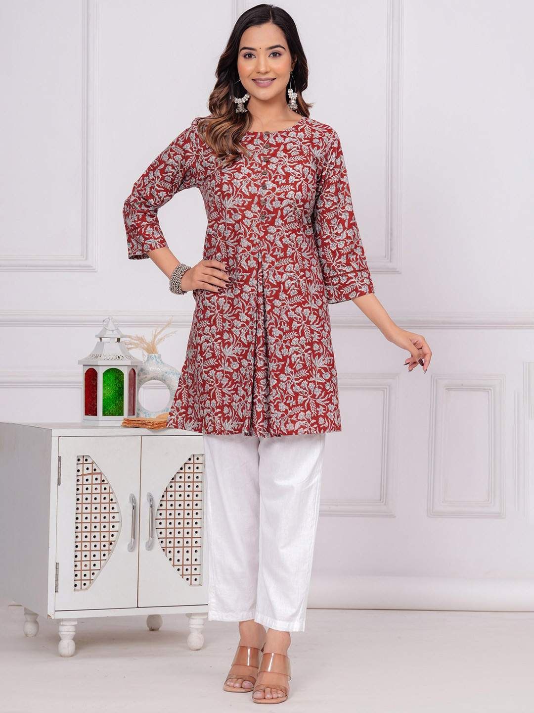 SARAI CREATIONS Floral Printed Round Neck Kurti