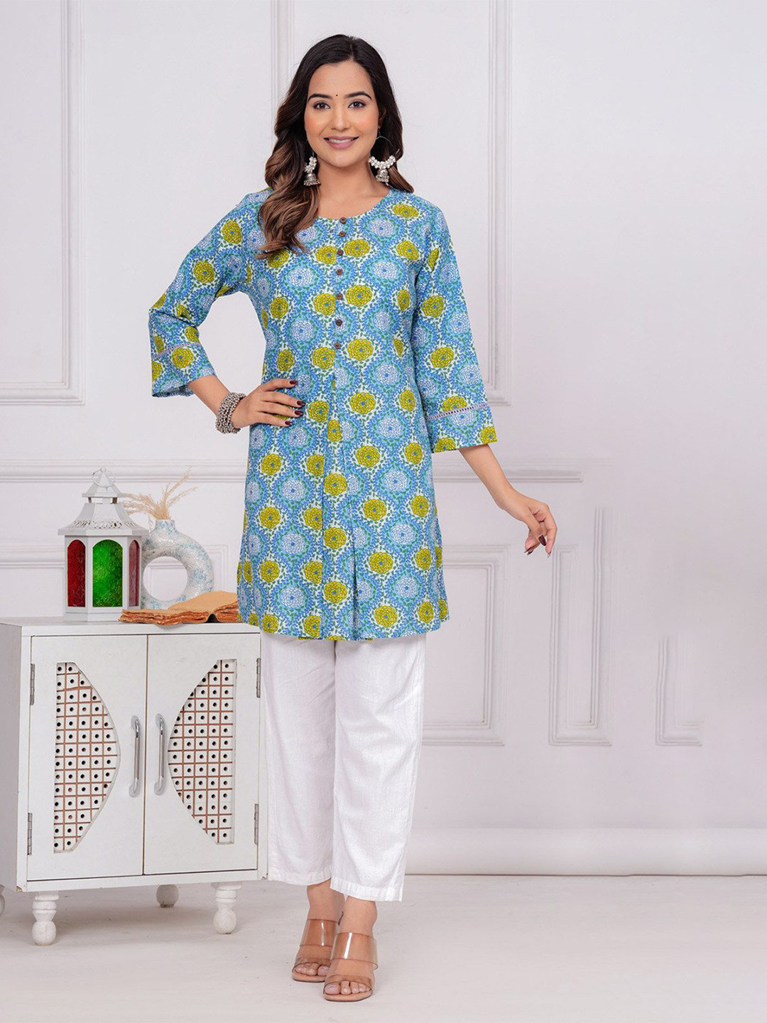 SARAI CREATIONS Floral Printed Round Neck Kurti