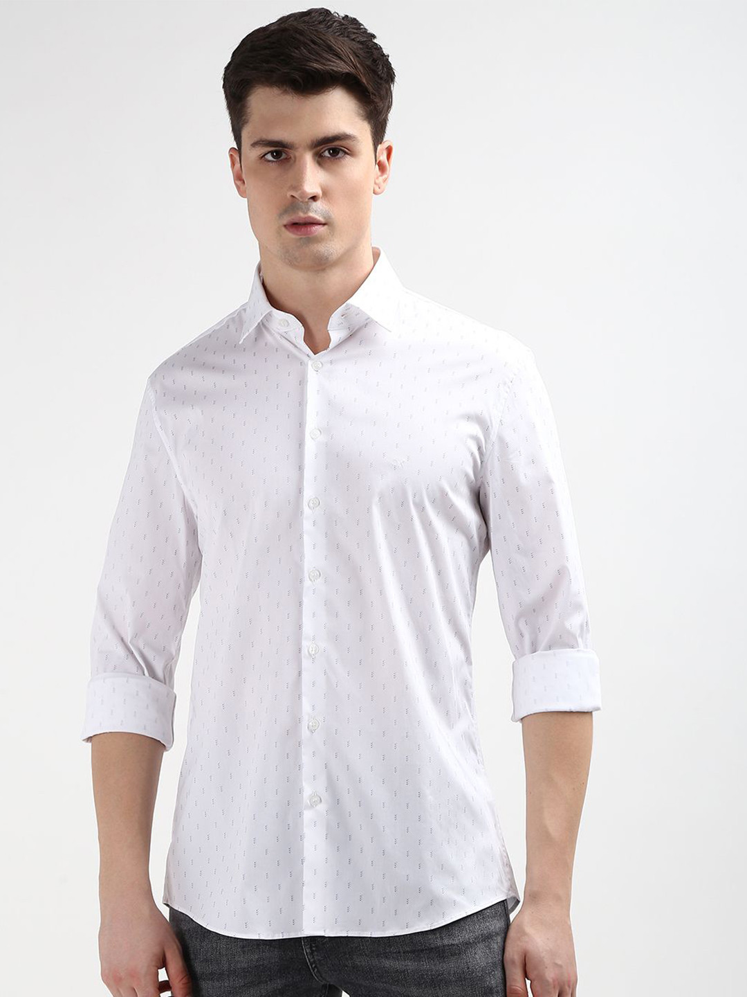 Calvin Klein Men Slim Fit Micro Ditsy Printed Spread Collar Slim Fit Casual Shirt