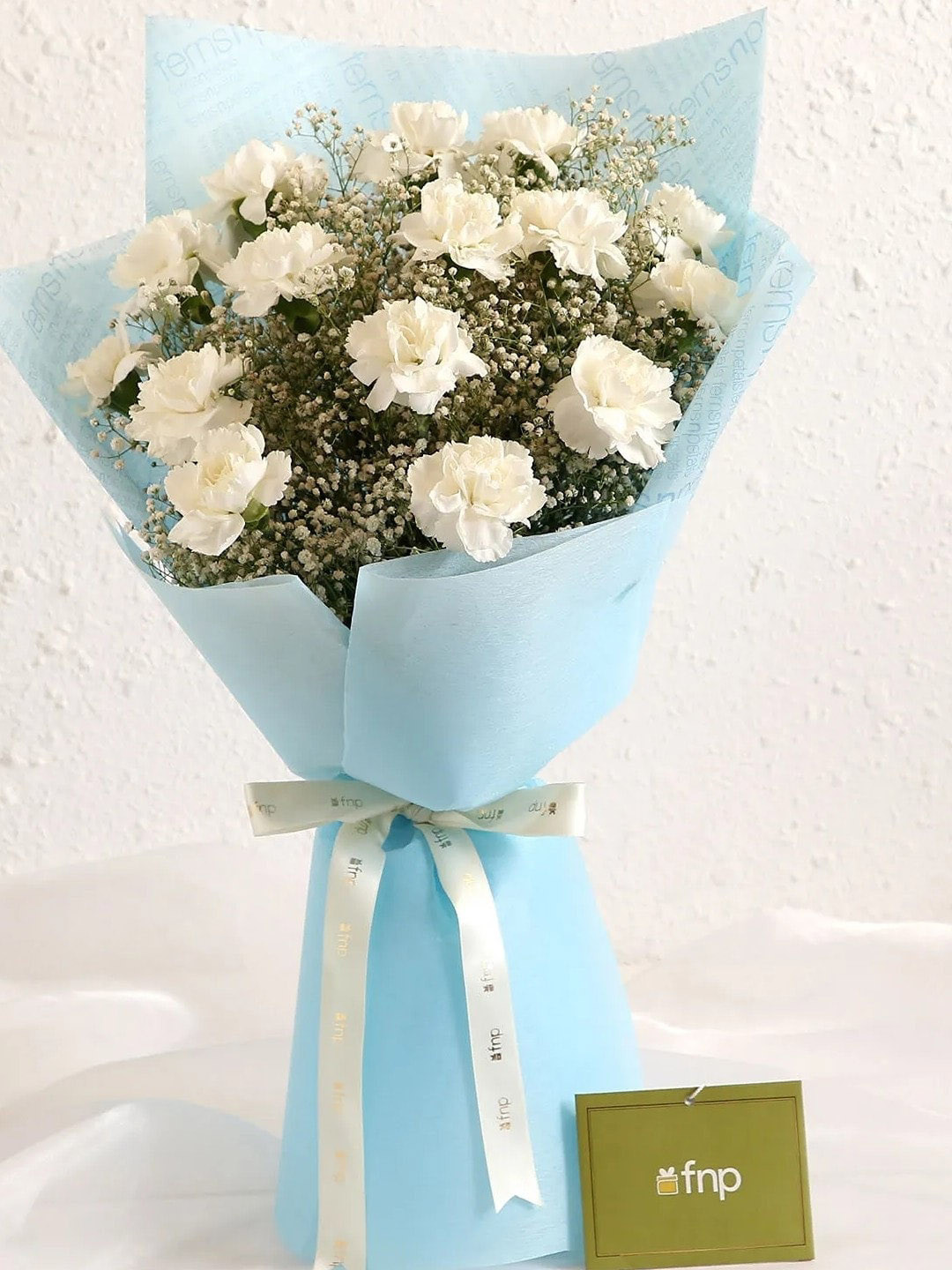 fnp White 17-Pcs Carnation Flowers Bouquet