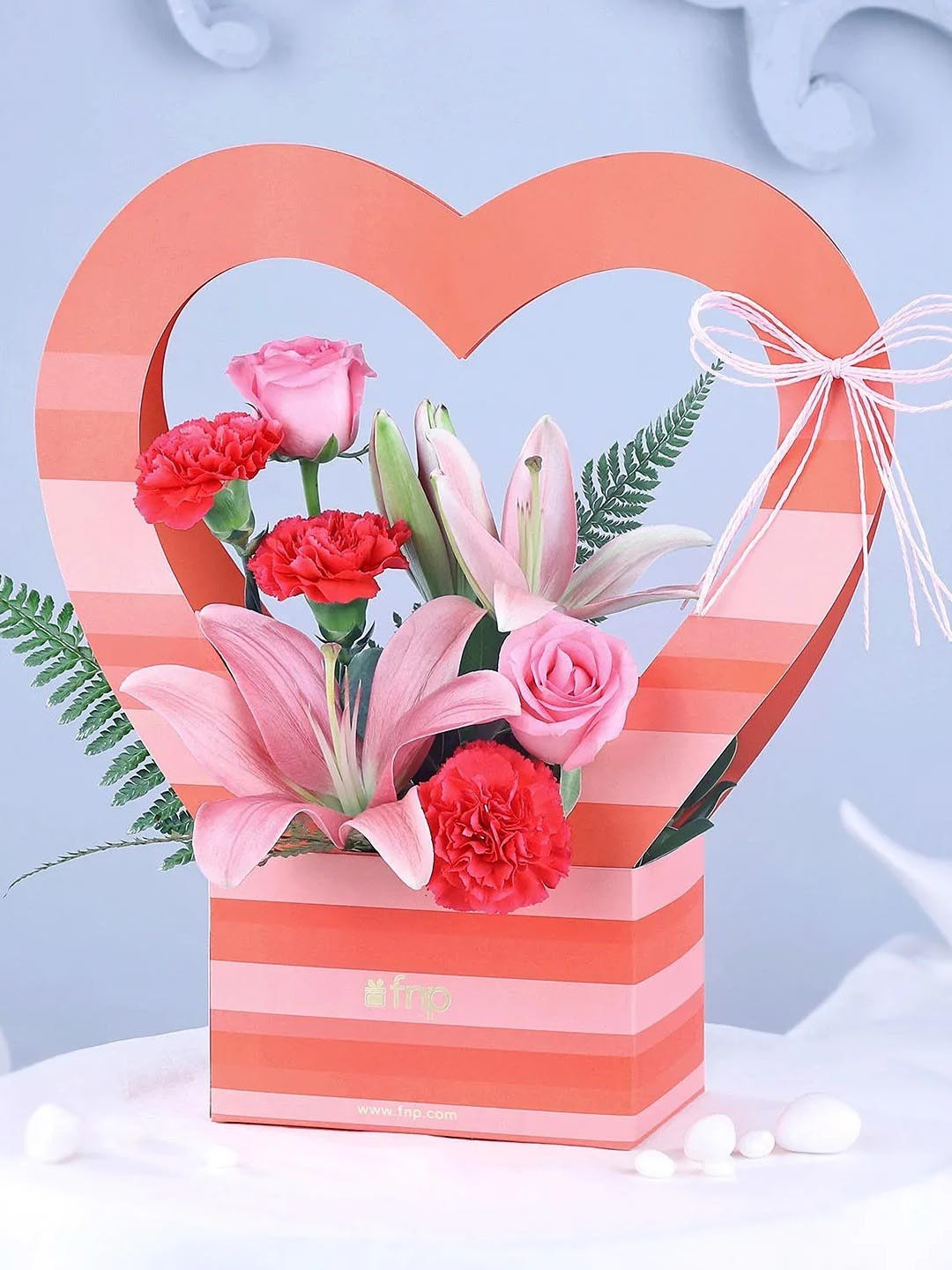 fnp Red & Pink 7 Pieces Carnations Fresh Flowers Bouquet