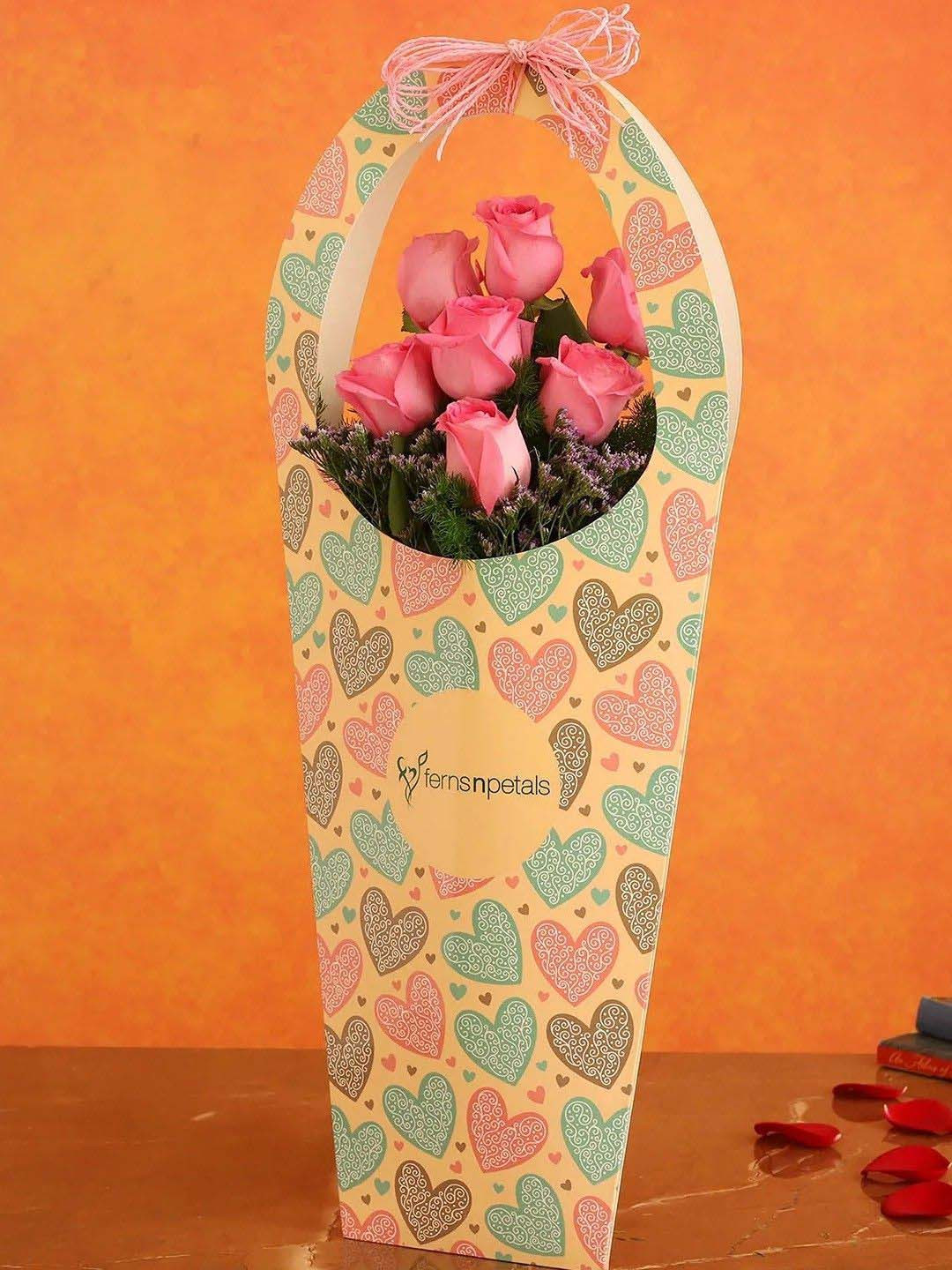 fnp Pink & Green 7 Pieces Roses Flower Sleeves