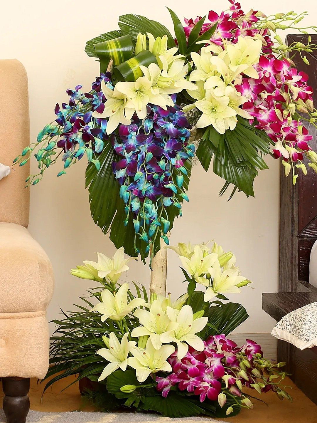 fnp Purple & Blue 40 Pieces Lilies Fresh Flowers In Wood Stand