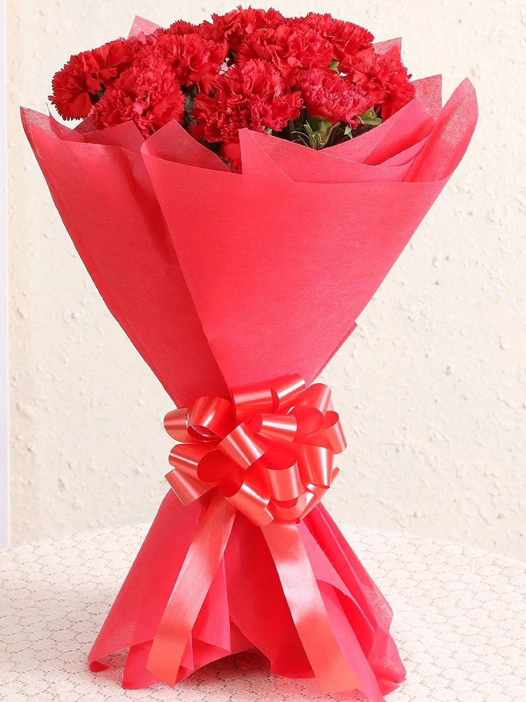 fnp Red & Green 12 Pieces Roses Carnations Bouquet