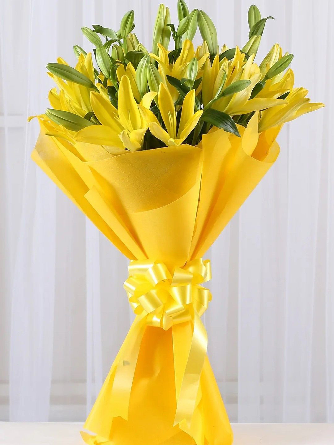 fnp 8 pieces Yellow Lilies Fresh Flowers Bouquet