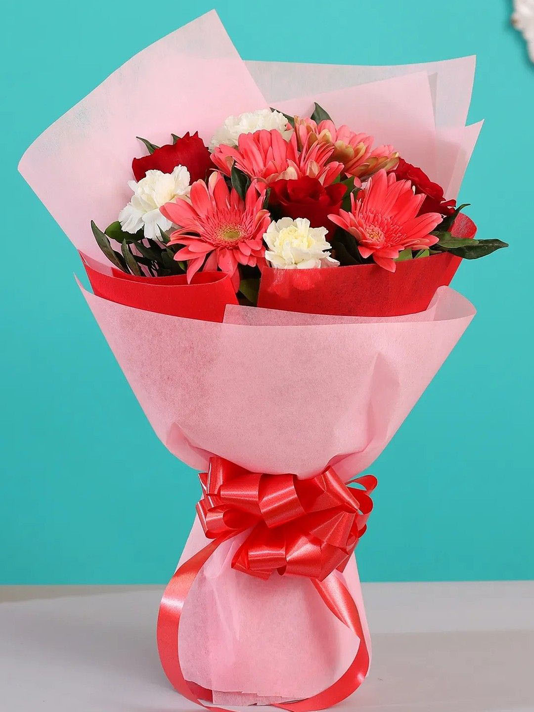 fnp Red & White 8 Pieces Exotic Flowers Bouquet