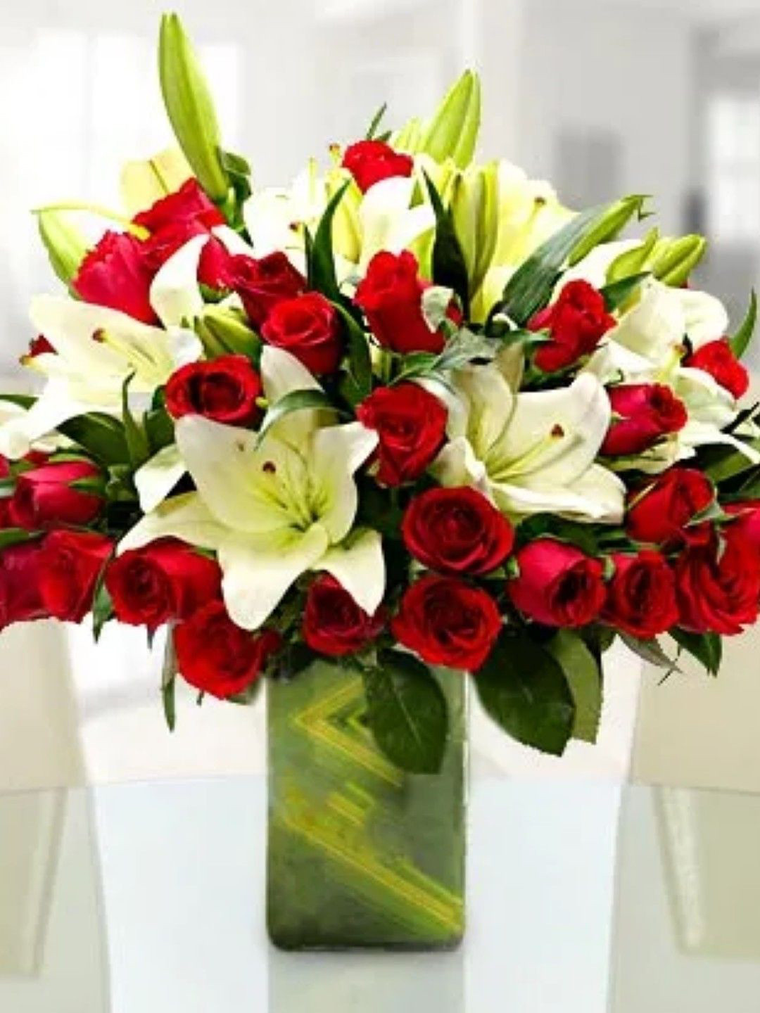 fnp Red & White 56 Pieces Rose & Asiatic Lilies Fresh Flowers In Glass Vase