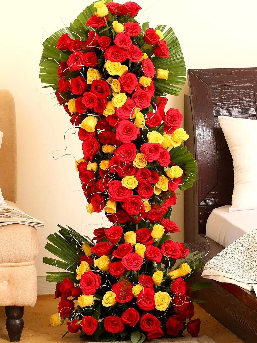 fnp Red 100 Roses Premium Arrangement