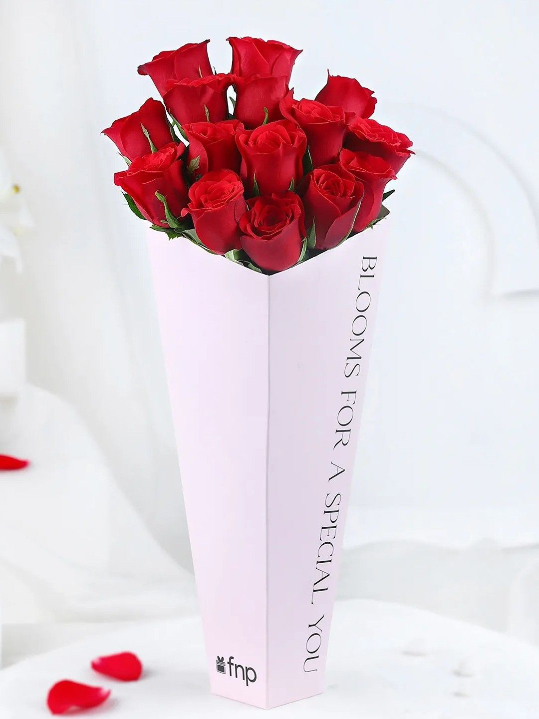 fnp Red 15 Pieces Rose Romance Blooms Fresh Flowers Bouquet