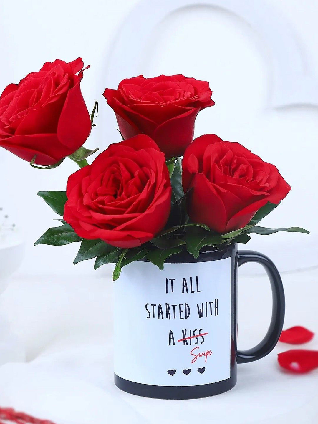 fnp Red & Green 4Pieces Roses Fresh Flowers Basket