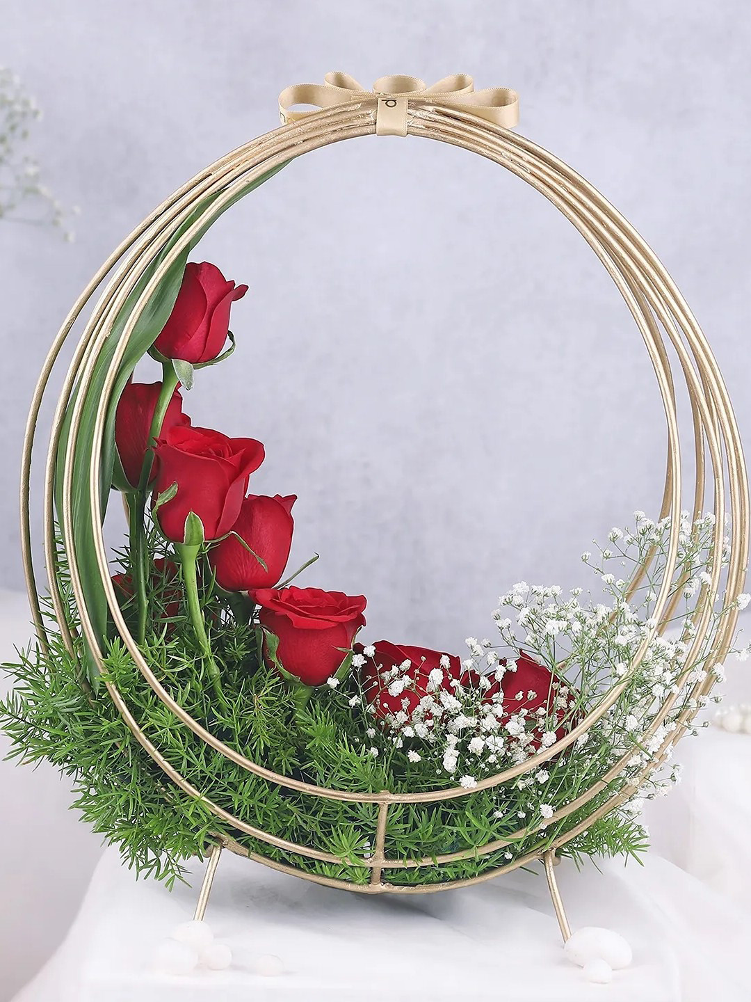 fnp Red & Green 11 Pieces Roses Fresh Flowers Metal Base