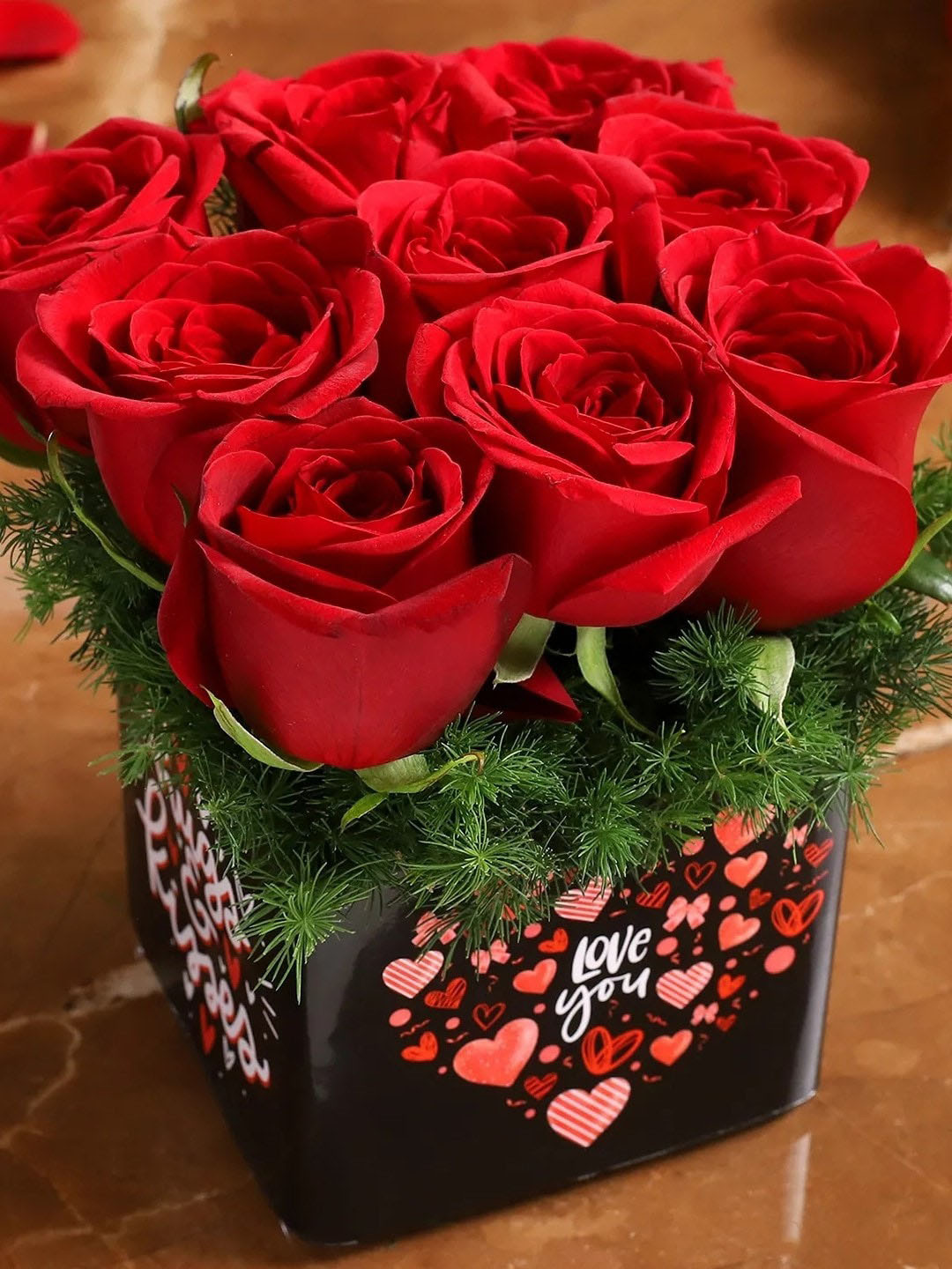 fnp Red 9Pieces Roses Fresh Flowers Vase