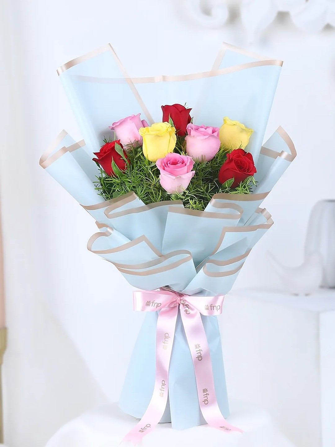 fnp Red & Green 8 Pieces Roses Flower Bouquet