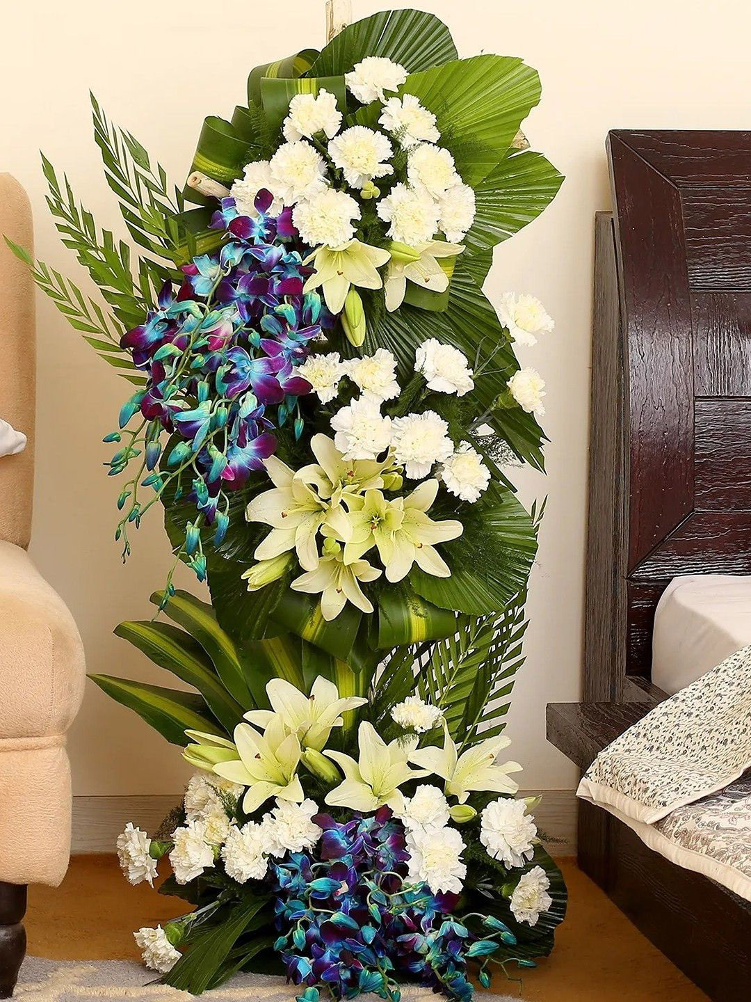 fnp White & Blue 56 Pieces Mixed Flowers Vase