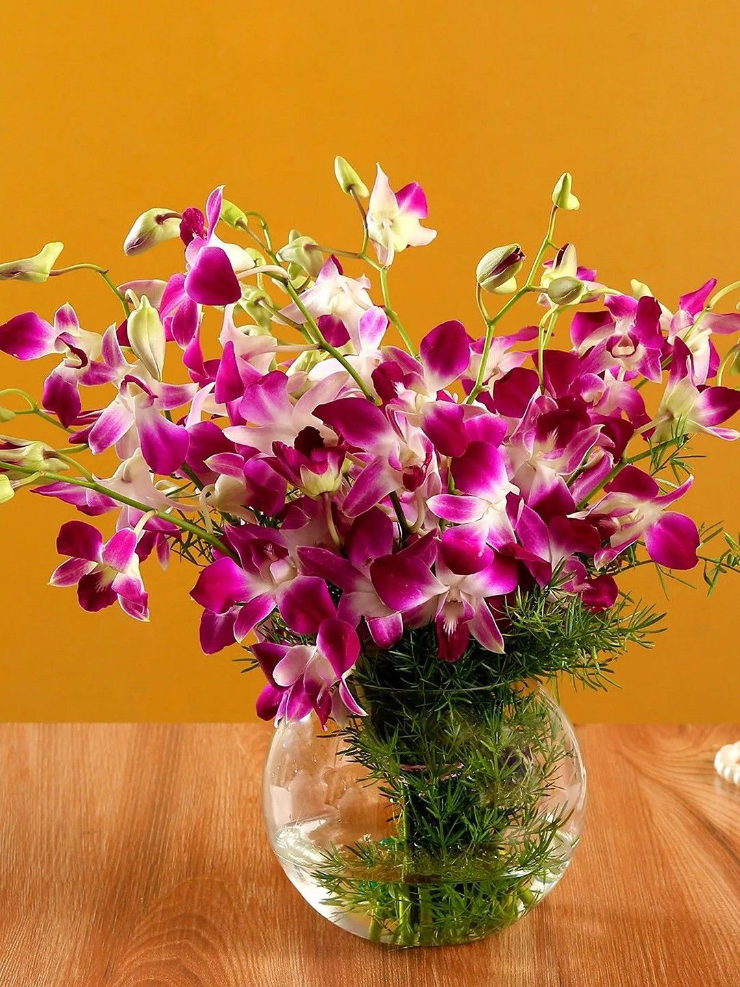 fnp Purple & White 10 Pieces Orchids Fresh Flowers Vase