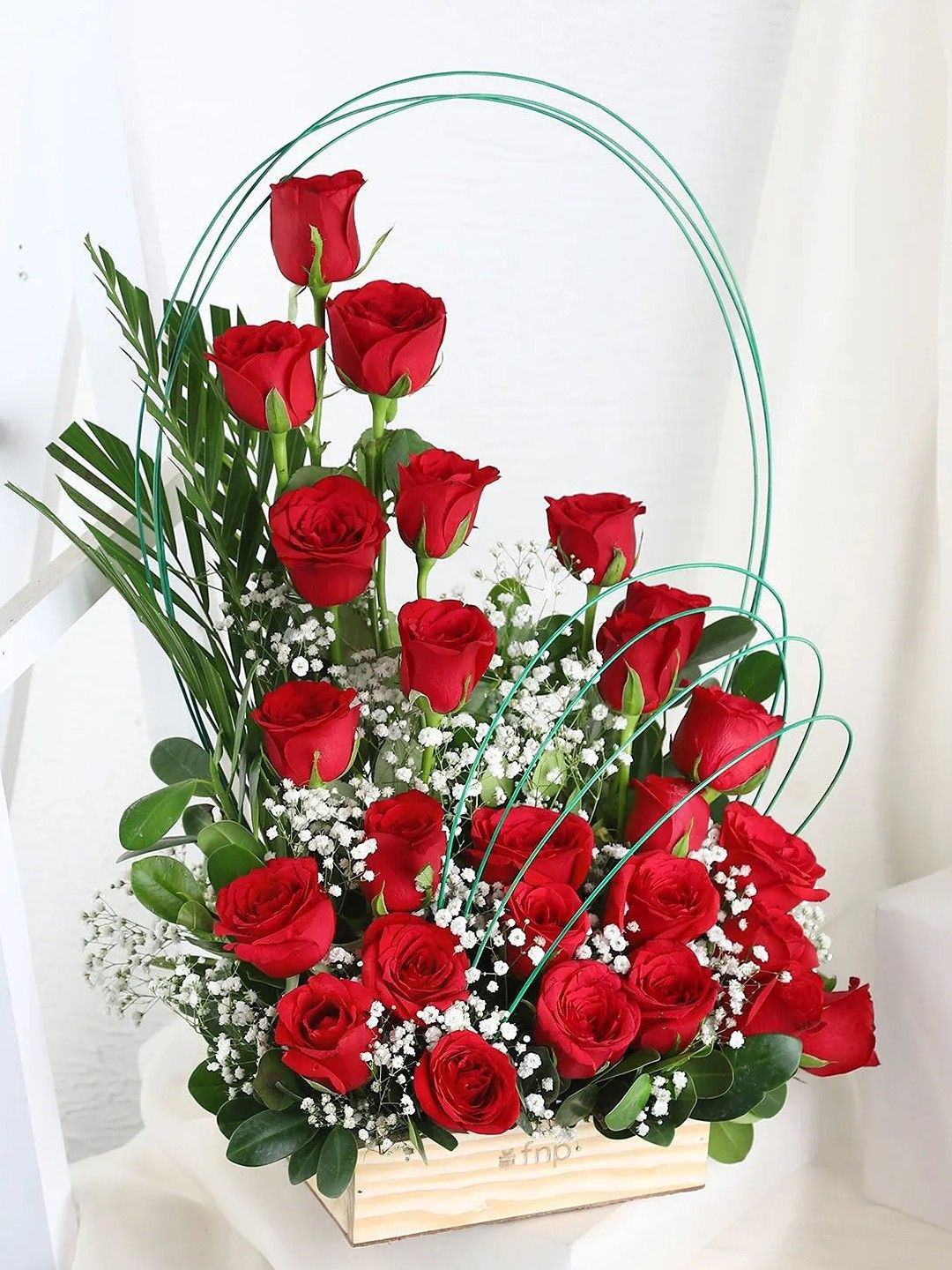 fnp Red 25Pieces Fresh Roses Vase
