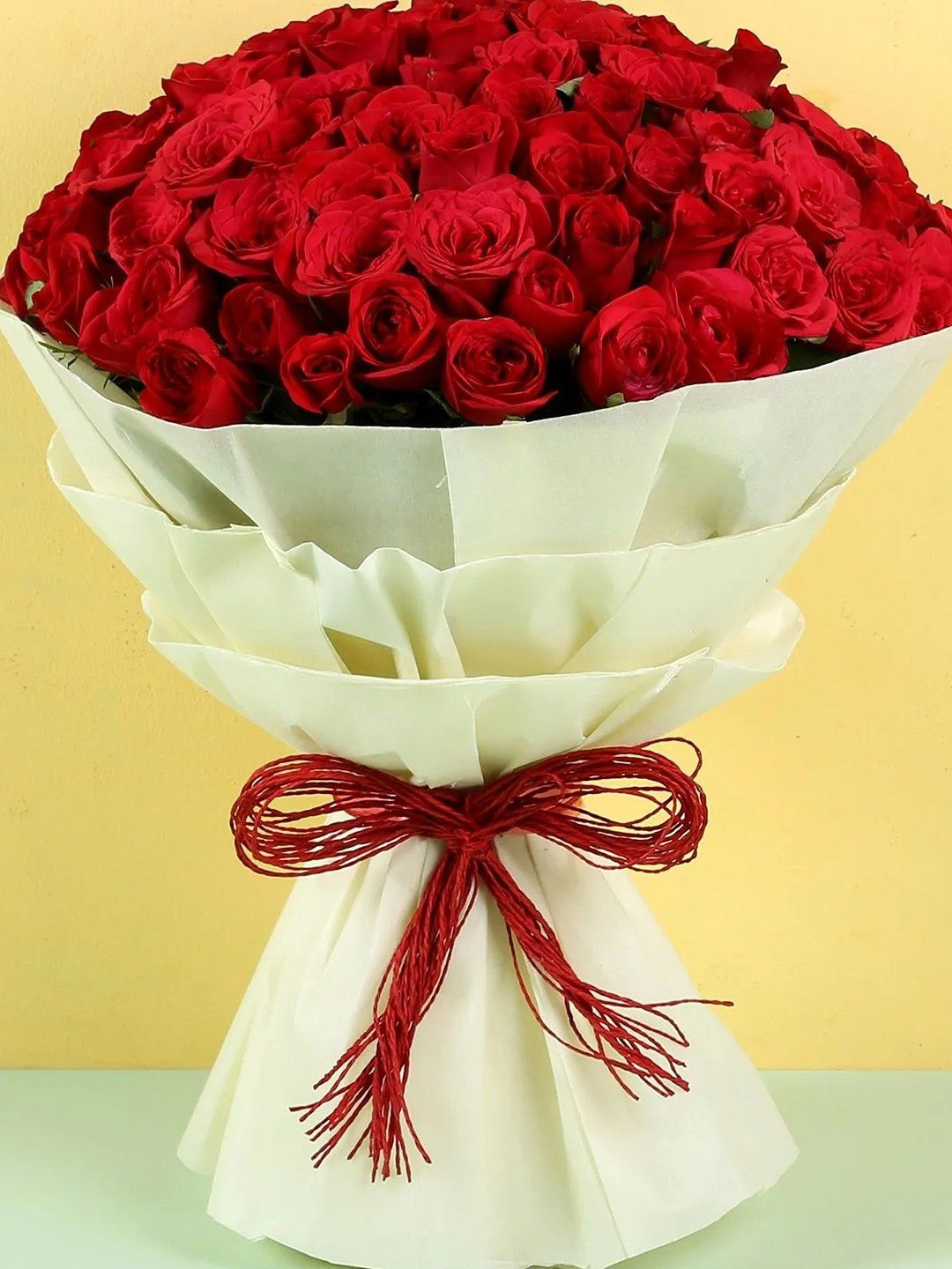 fnp 100 pieces Red Rose Fresh Flowers Bouquet