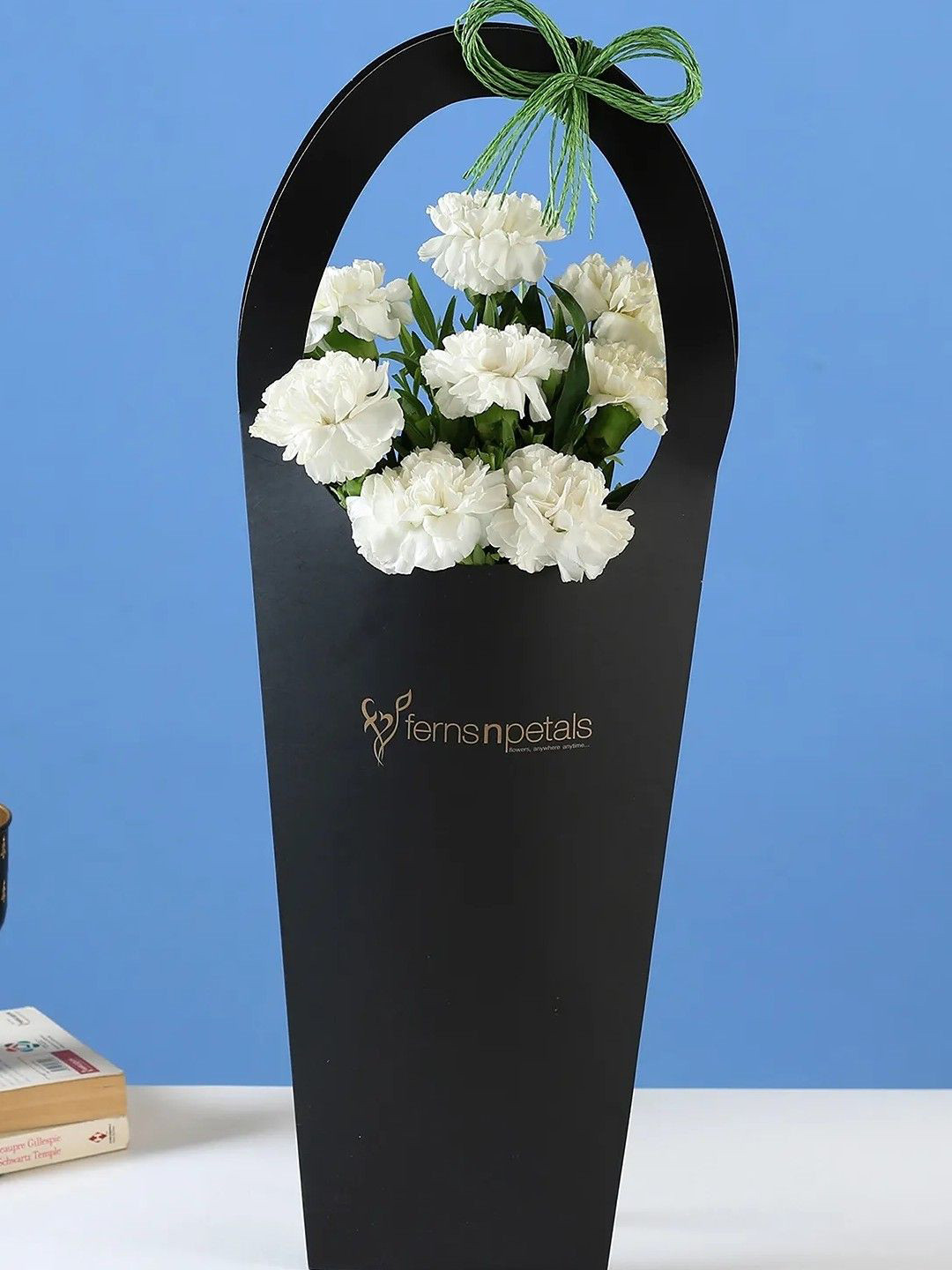 fnp 8 pieces White Carnations Fresh Flowers Bouquet