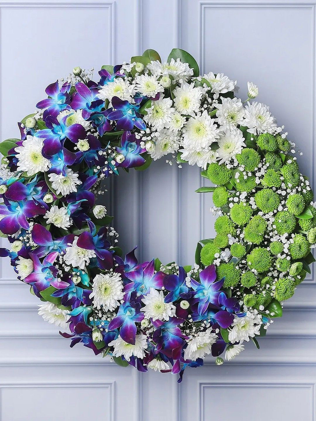 fnp Blue & Green 18 Pieces Mixed Fresh Flowers
