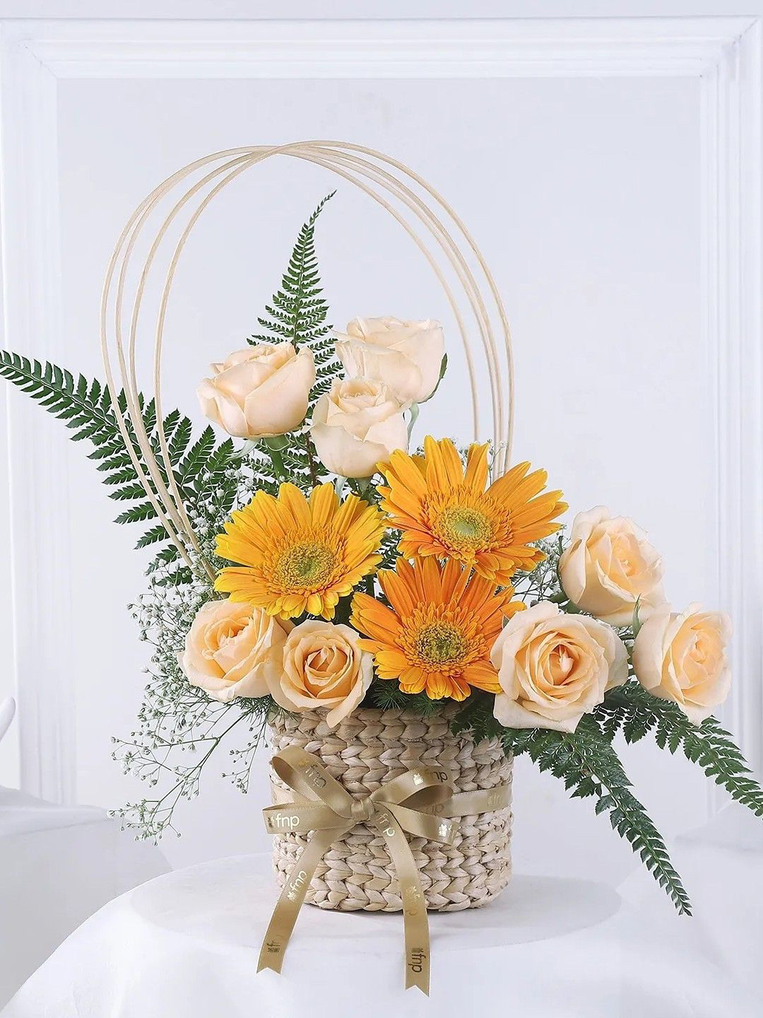 fnp 8 pieces Peach & Orange Mixed Fresh Flowers Basket