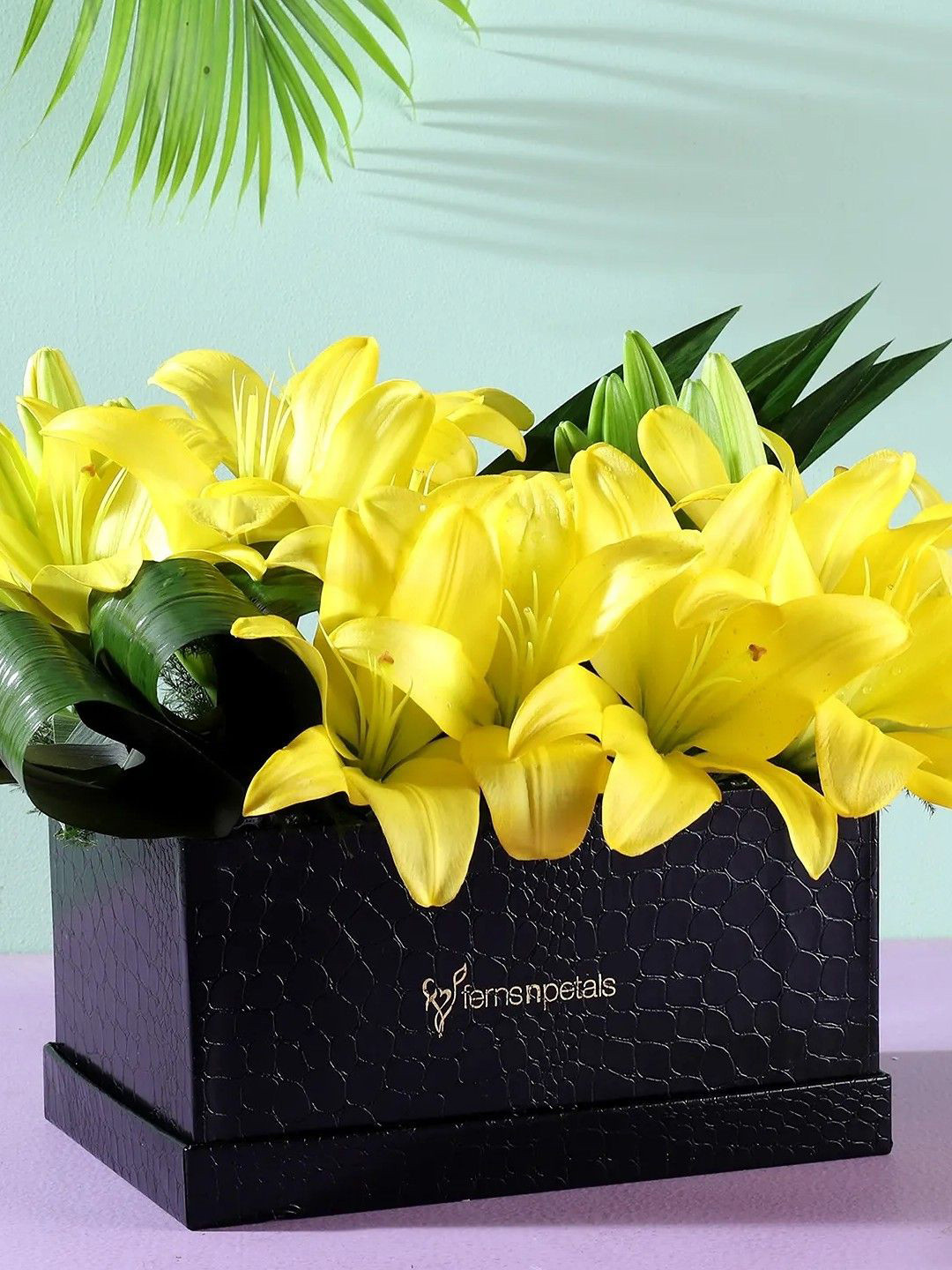 fnp Yellow 7 Pieces Lilies Fresh Flowers Box