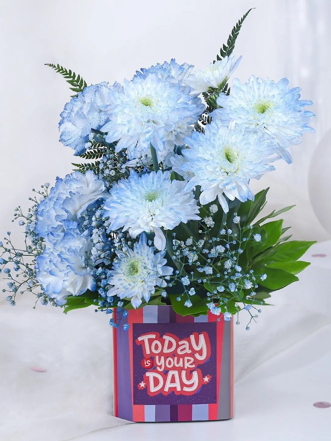 fnp White & Blue 5 Pcs Daisy & Carnations  Fresh Flowers Vase