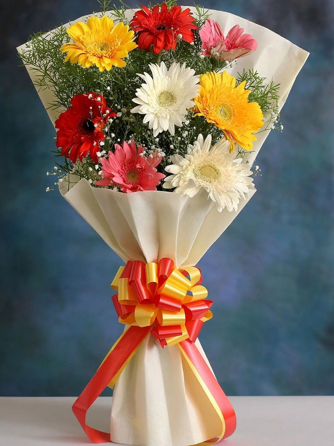 fnp Red & White 8 Pieces Gerbera Fresh Flowers Bouquet