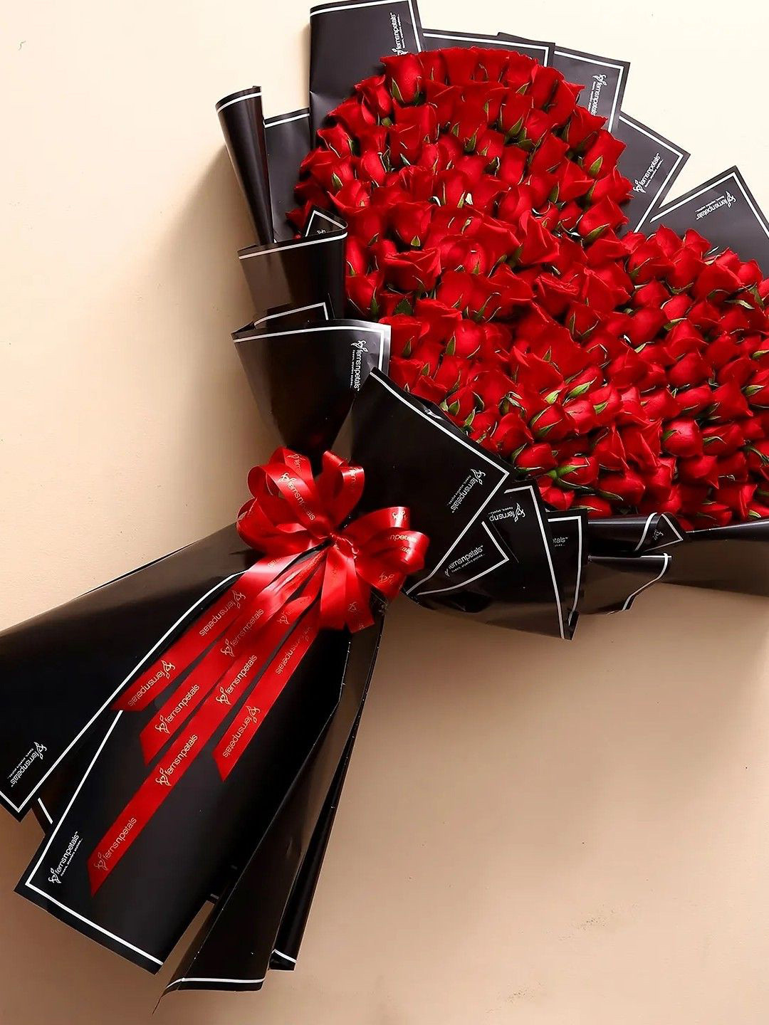 fnp Red 200 Pieces Roses Fresh Flowers Bouquet