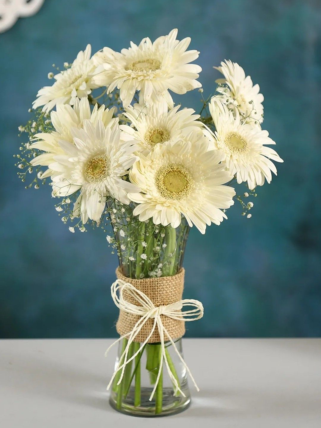 fnp White & Green 8 Pieces Gerberas Fresh Flowers In Glass Vase