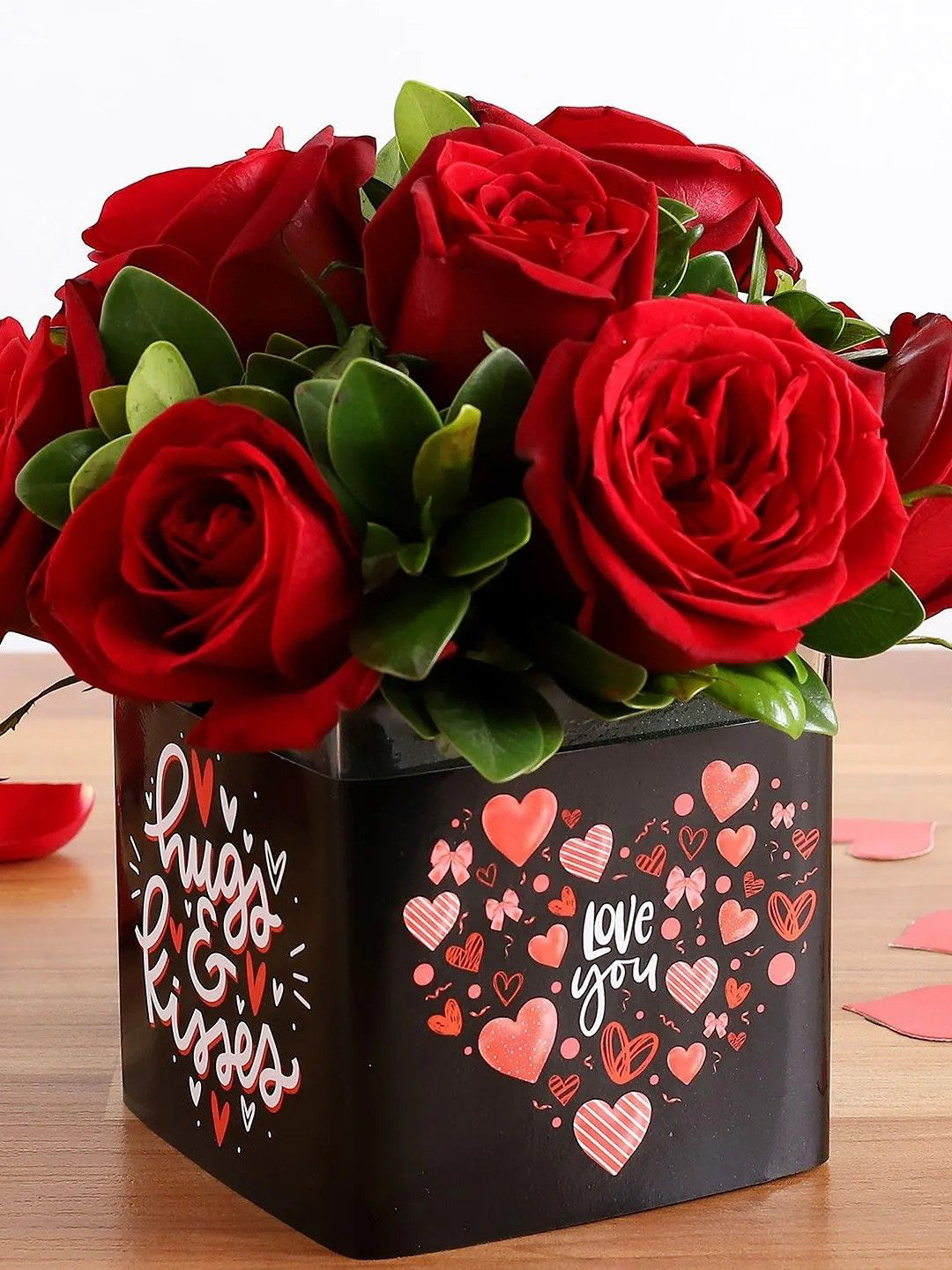 fnp Red & Green 8 Pieces Rose Fresh Flowers Vase