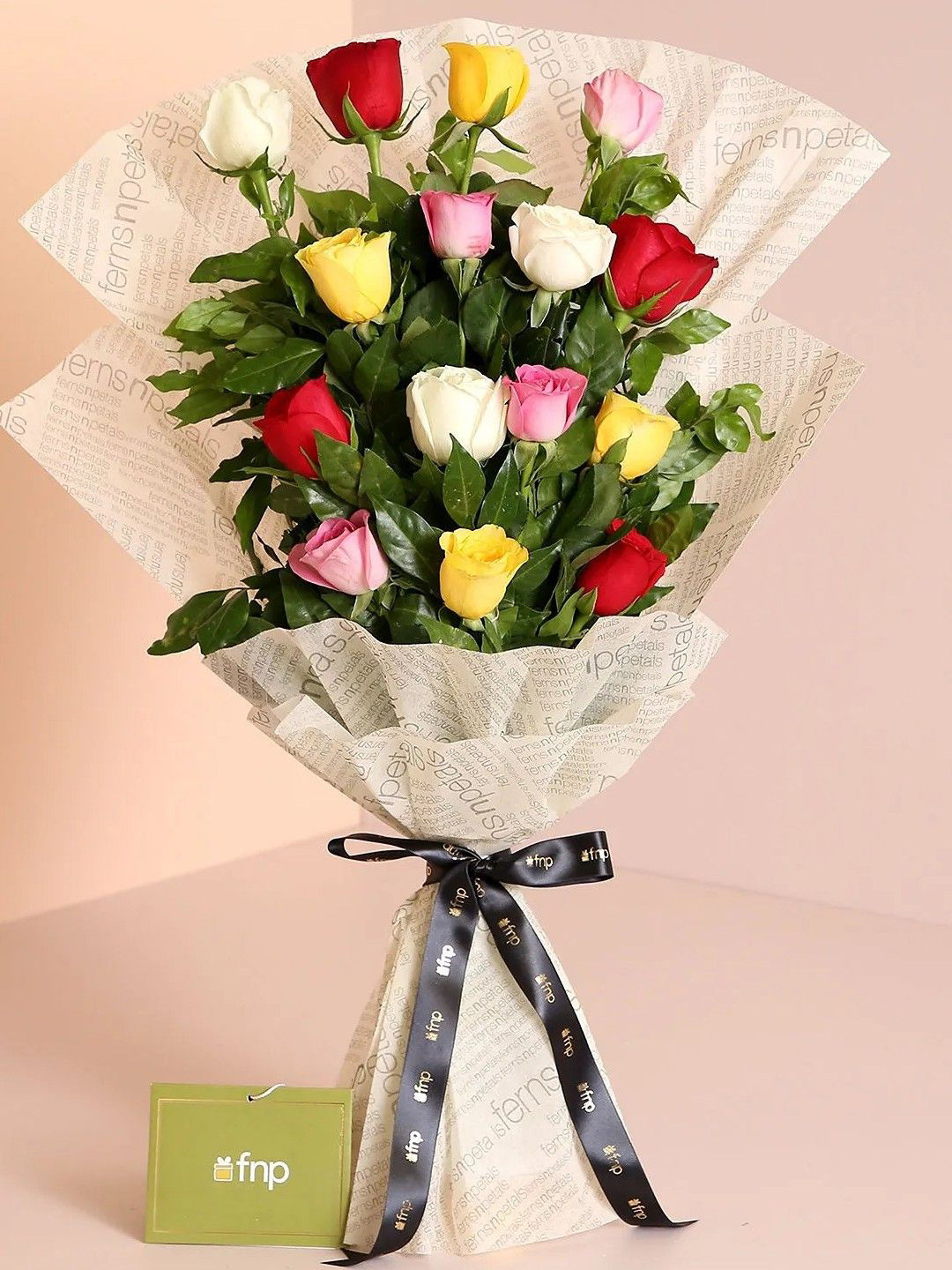 fnp White & Yellow 15- Pcs Roses Fresh Flowers Bouquet