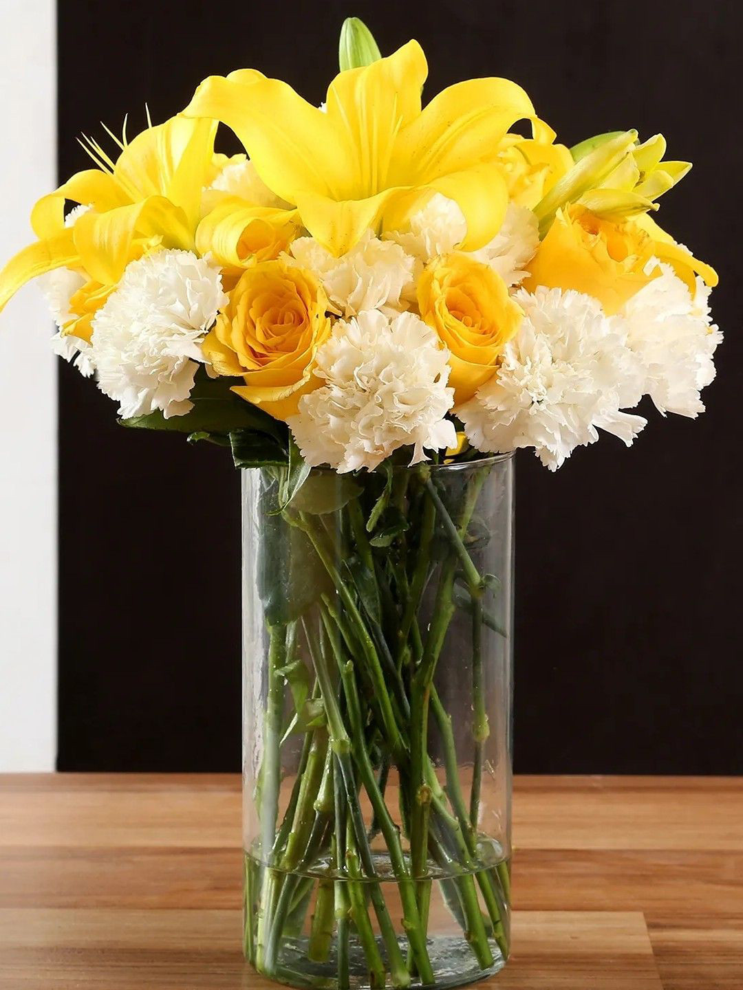 fnp Yellow & White 23 Pieces Roses & Lilies Mixed Fresh Flowers Vase