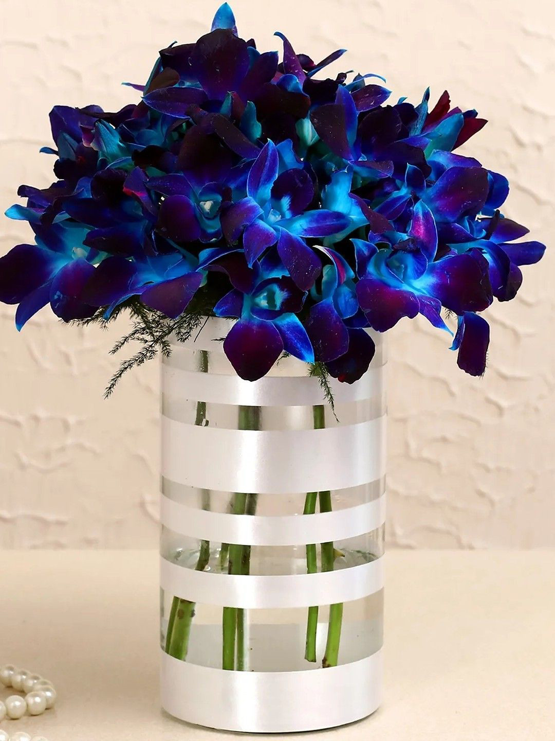 fnp Blue 10- Pcs Orchids Fresh Flowers Vase