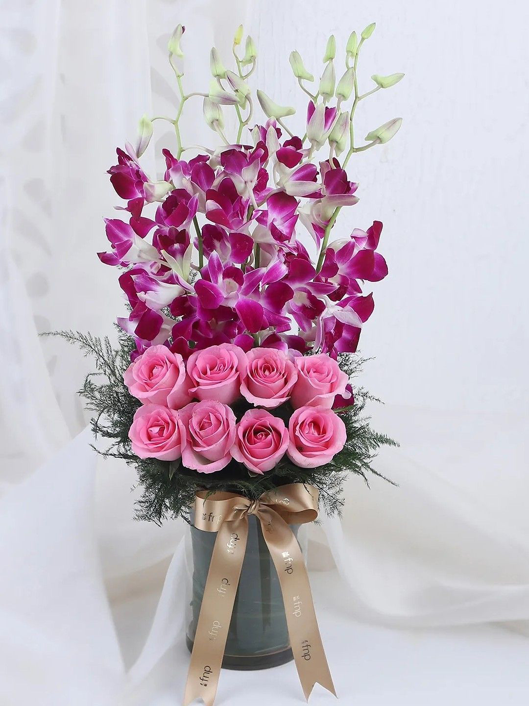 fnp Pink & Purple 14Pieces Orchids & Roses Mixed Fresh Flowers Bouquet
