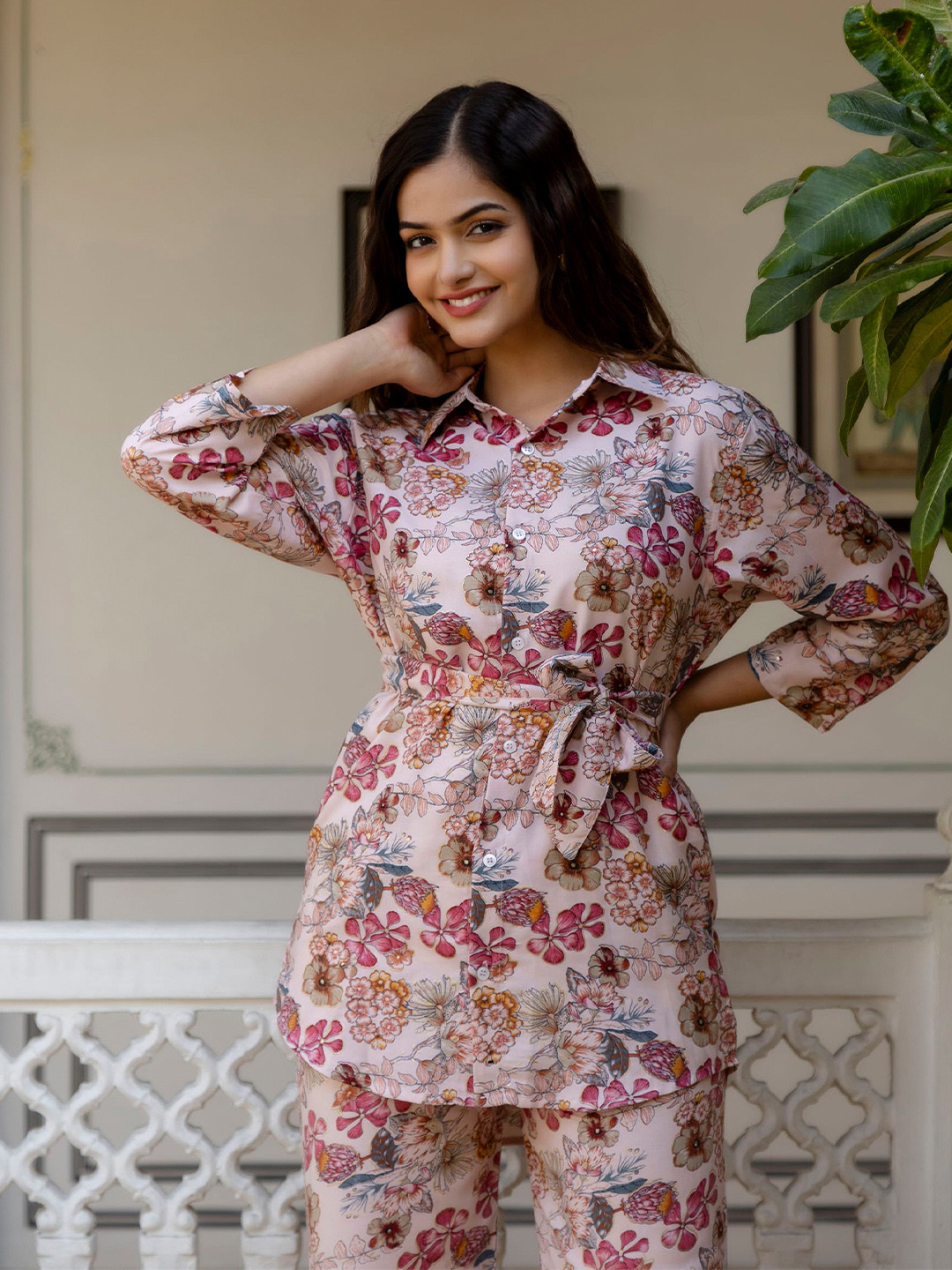 RANGREAL Floral Printed Spread Neck Shirt With Trousers