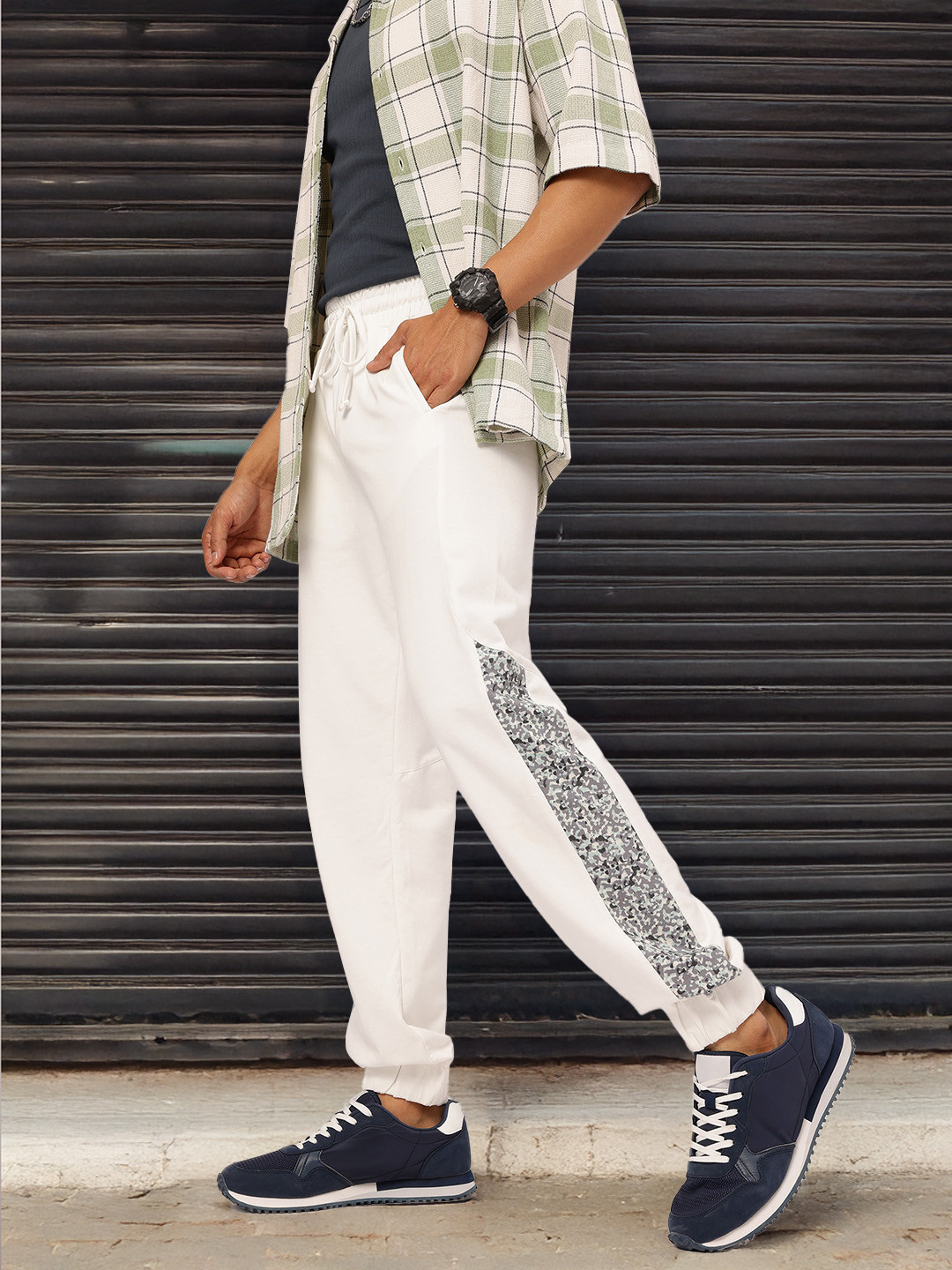 Kook N Keech Men Side Printed Relaxed Fit Joggers