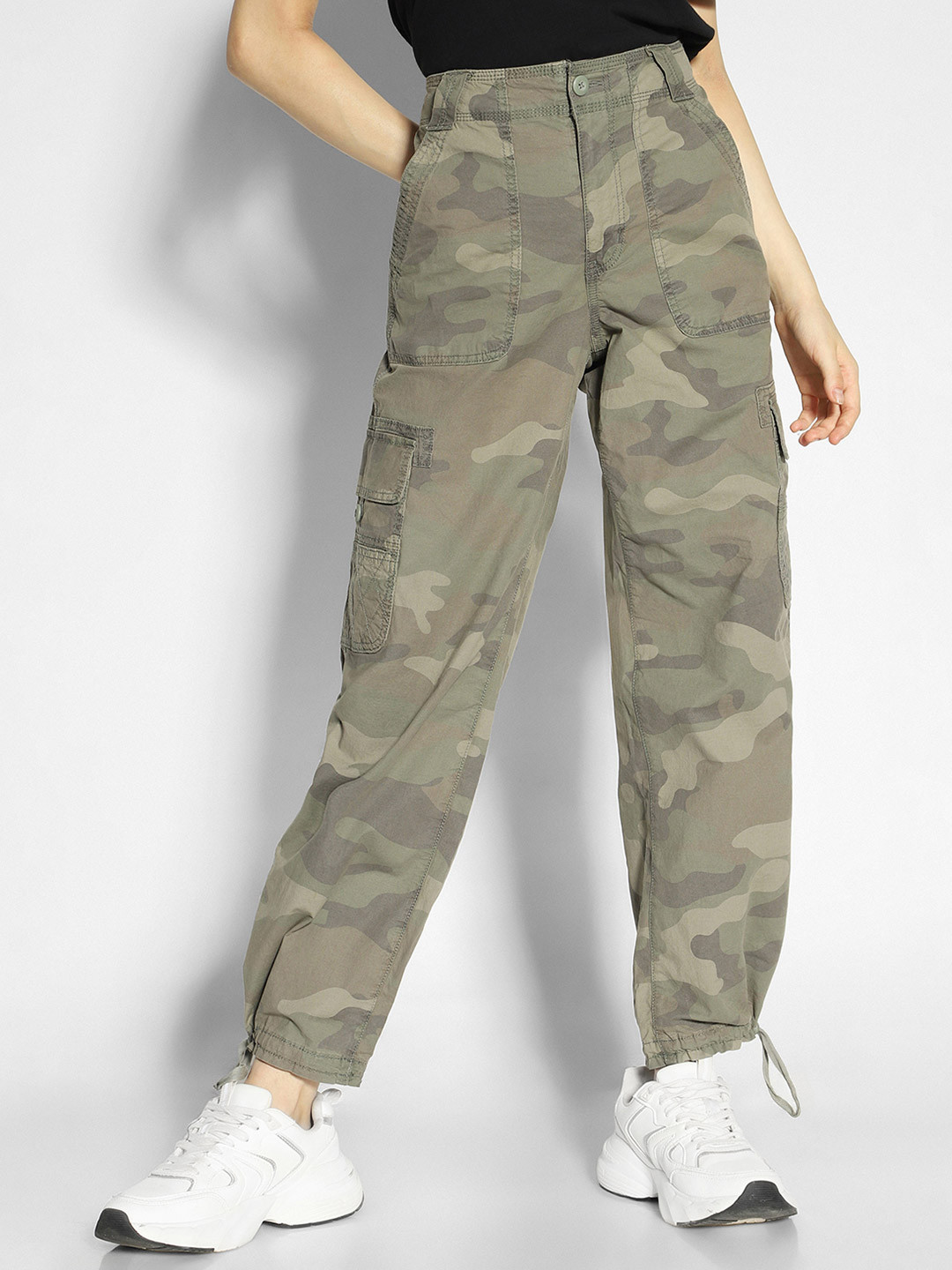 AMERICAN EAGLE OUTFITTERS Women Camouflage Printed Cargos Trousers