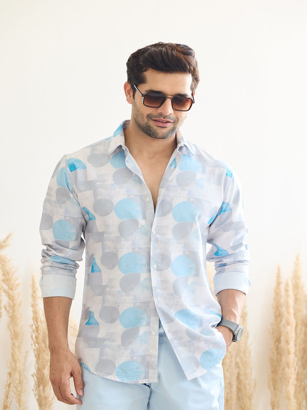 MR BUTTON Men Graphic Printed Spread Collar Casual Shirt