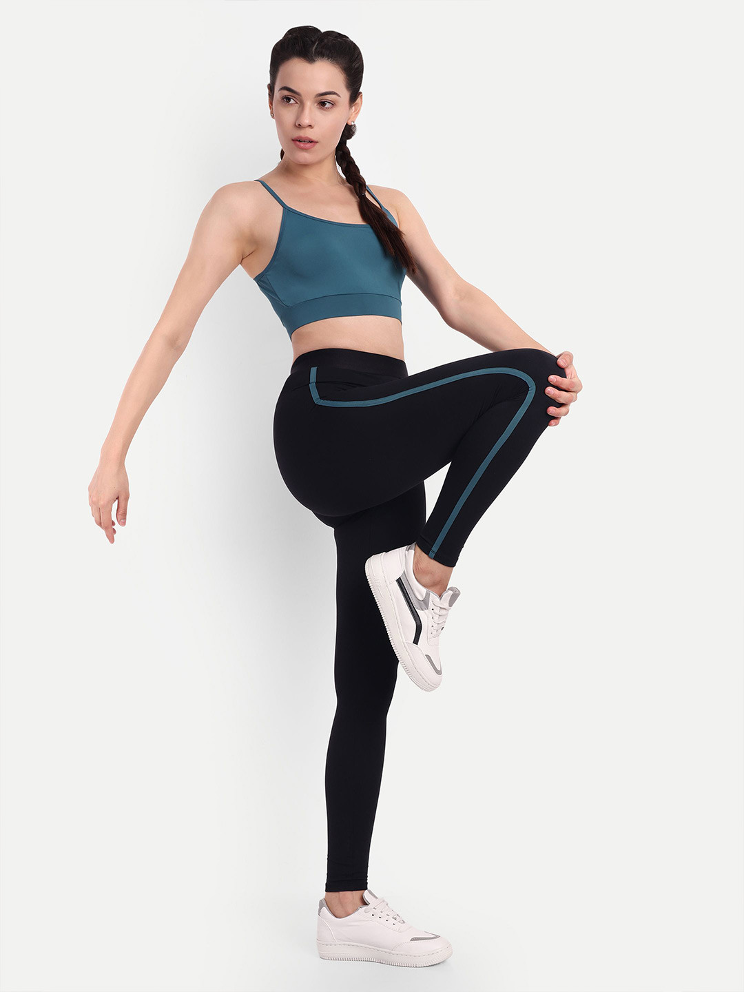 So What Lightly Padded Moisture Wicking Rapid-Dry Training or Gym Workout Bra