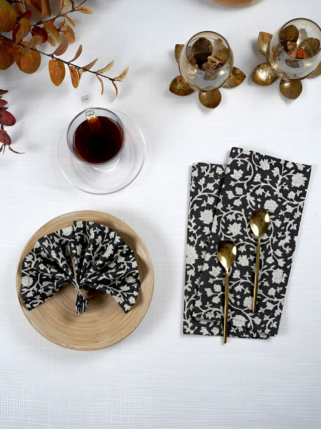 TARAN LIVING Black & White 4 Pieces Floral Printed Cotton Table Napkins