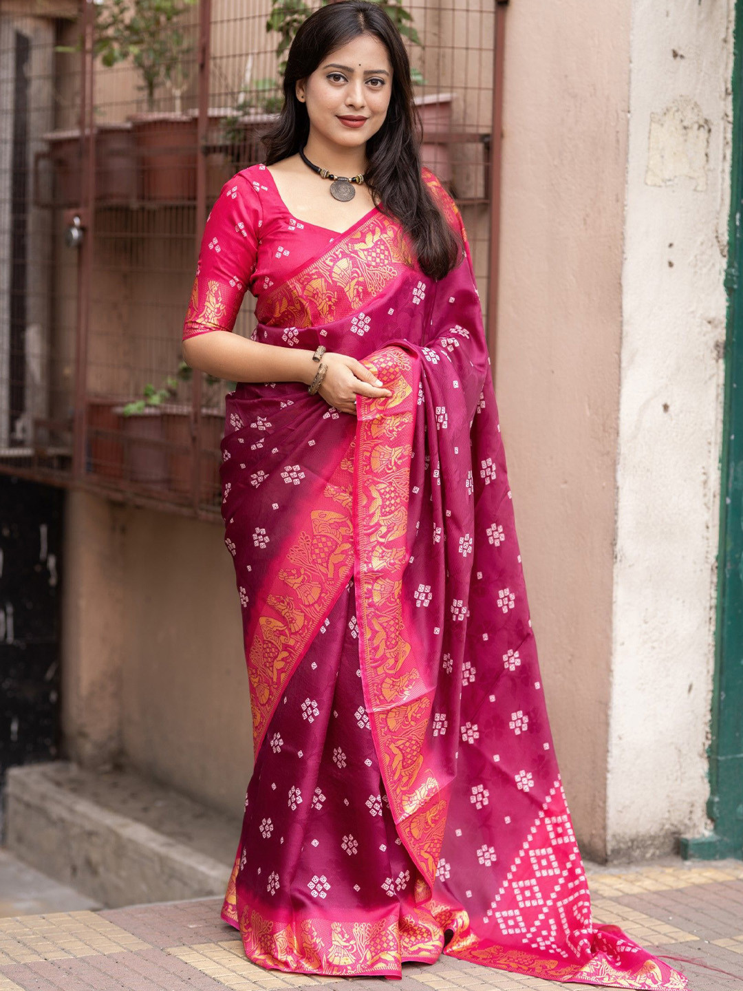Panzora Zari Bandhani Saree With Unstitched Blouse Piece